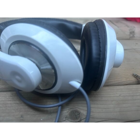 Over the Ear Closed Wired Studio Headphone - Black - Picture 6 of 8